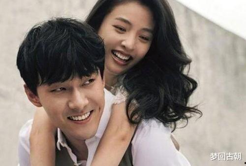 娱乐圈夫妻吃瓜视频播放,吃瓜视频播放量飙升,揭秘明星夫妻甜蜜日常